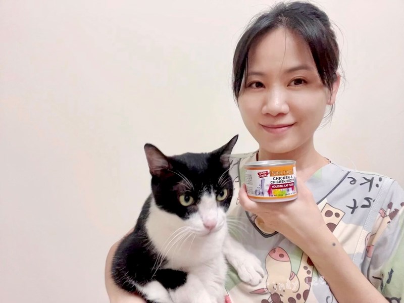 女人知己試用大隊,口碑行銷,部落客行銷,PURRFACT 波菲特貓用主食罐,主食罐,PURRFACT波菲特,貓主食罐,貓罐,PURRFACT波菲特貓用主食罐,魚肉蔓越莓主食罐,鮮嫩雞主食罐,鹿肉雞肉主食罐,牛肉鵪鶉貓主食罐,干貝蠶蛹配方,鱷魚肉白木耳配方,雞肉魚肉配方,安心鶉配方,評價,體驗,適口性佳,心得,成貓適用,高齡貓適用,質地是慕絲狀